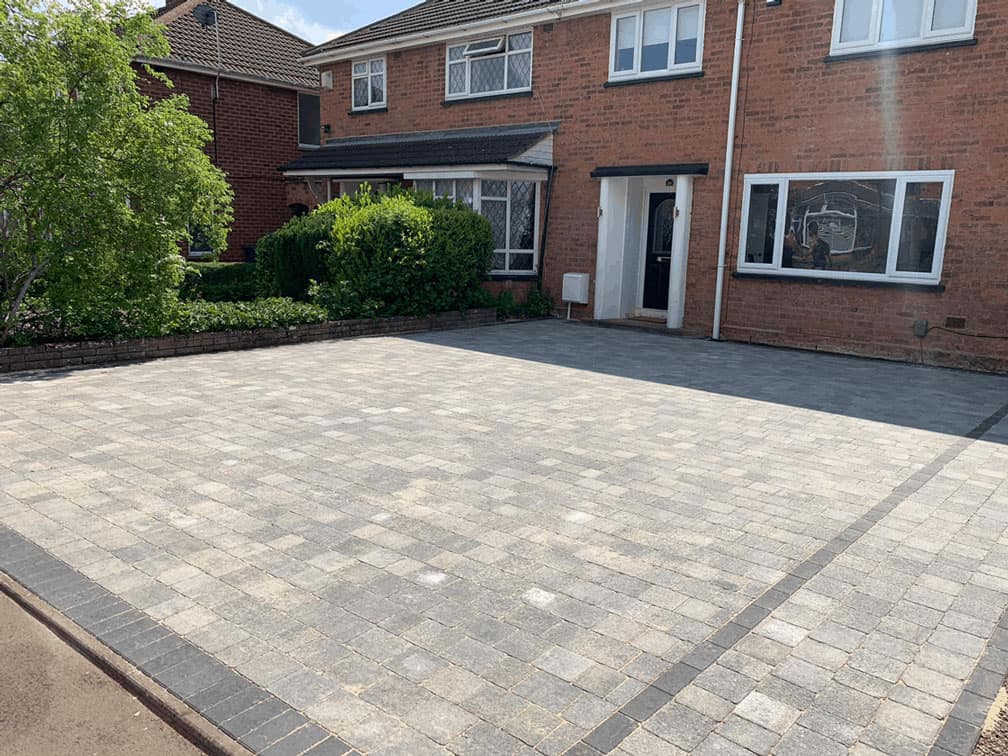 Block_Paved_Driveway_Grey_Solihull_Projects_Paving_And_Landscaping